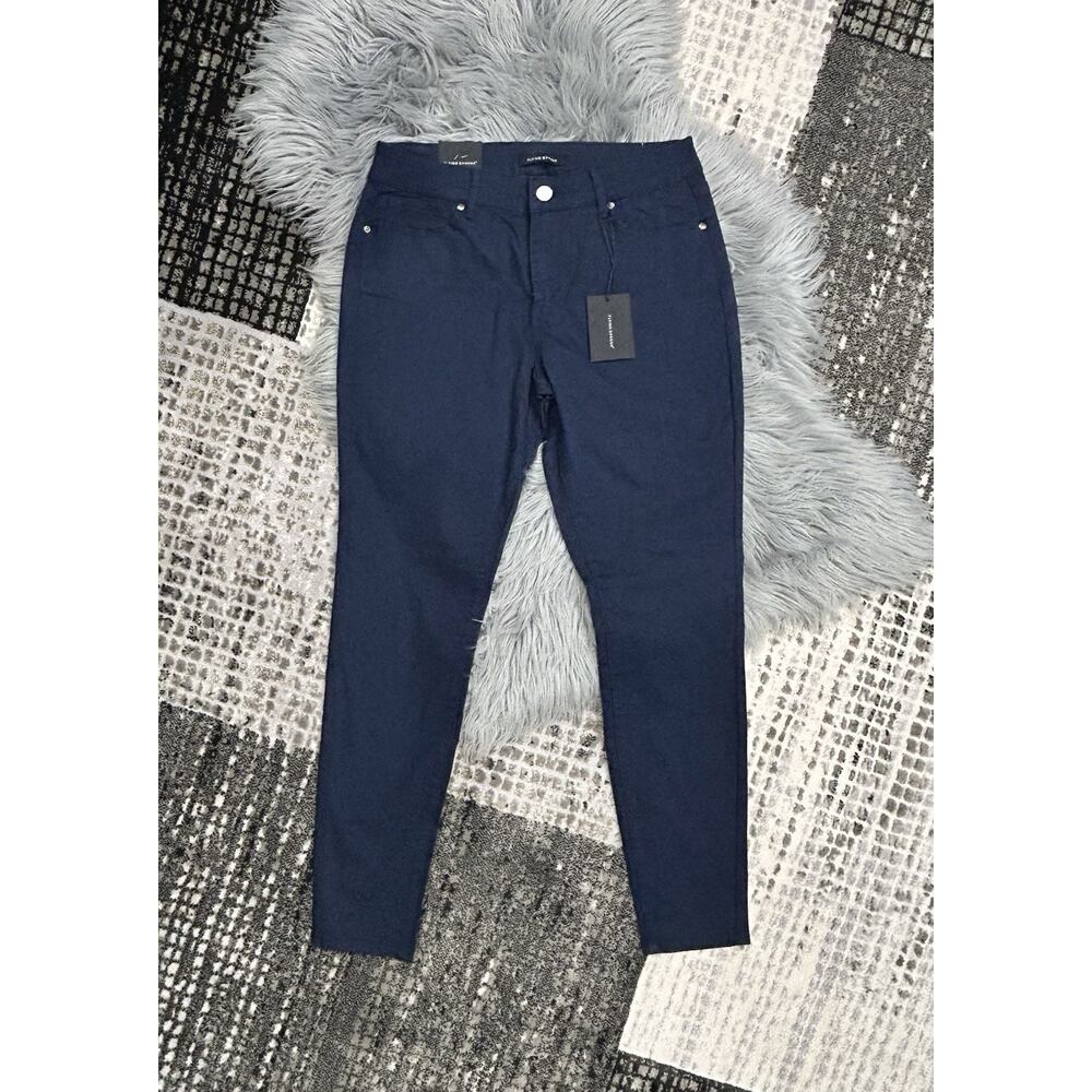 Flying Banana Women's Navy Stretch‎ Denim Size 8M